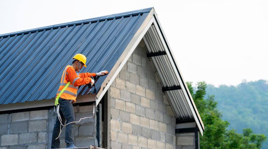 Expert Emergency Roof Repairs services in Verona, ND